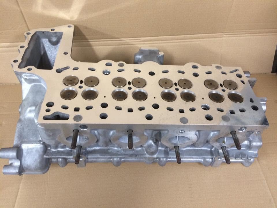 Culasse BMW 4 cylindres, atelier MoteK