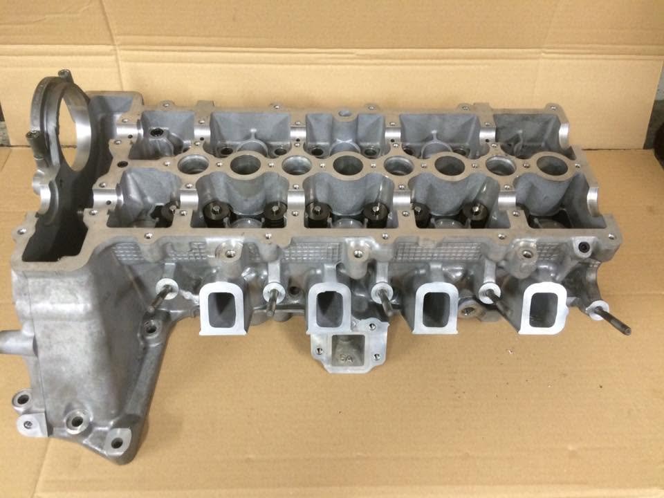 Culasse BMW 4 cylindres, atelier MoteK