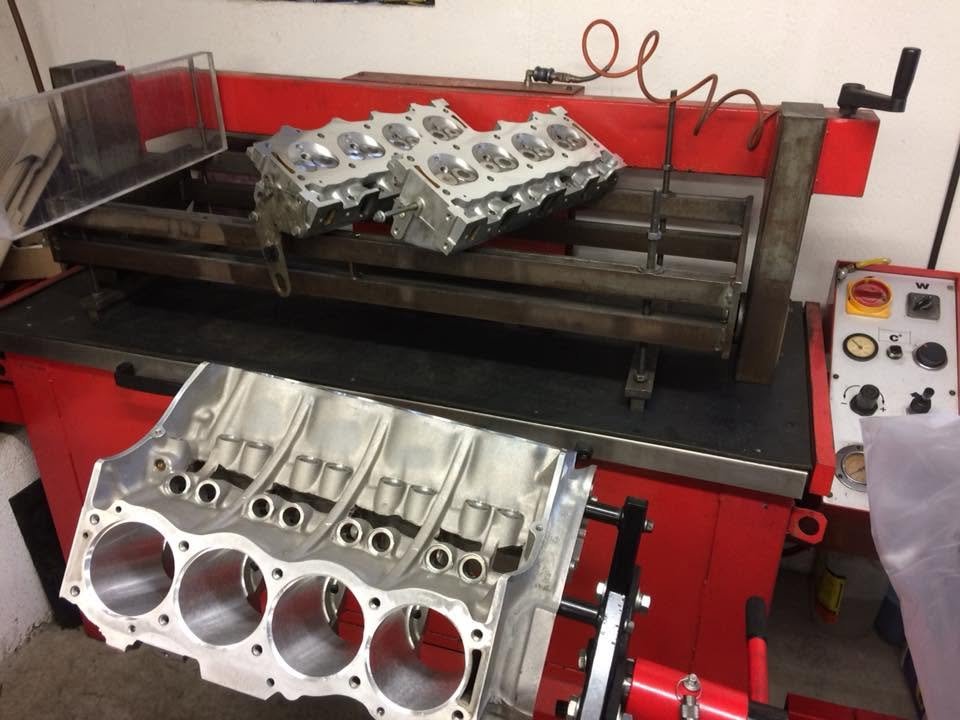 Bloc Land Rover V8 modifié pour chemises, avec assise, atelier MoteK